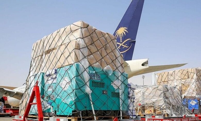 طائرة مساعدات